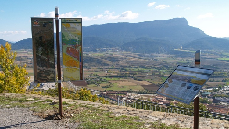 Señalización y equipamiento de rutas y lugares de interés